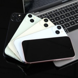 Maqueta de iPhone 15 Plus con Pantalla Negra